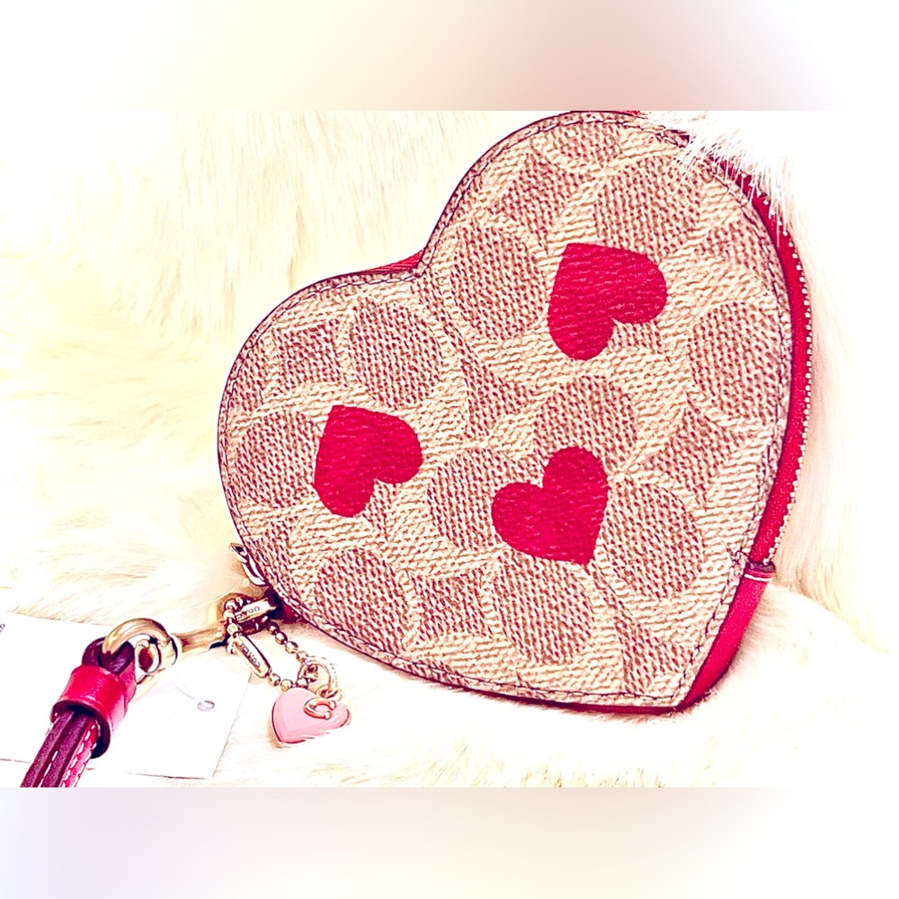 Last one! Coach Heart Love Zipper Coin Purse - Picture 4 of 4